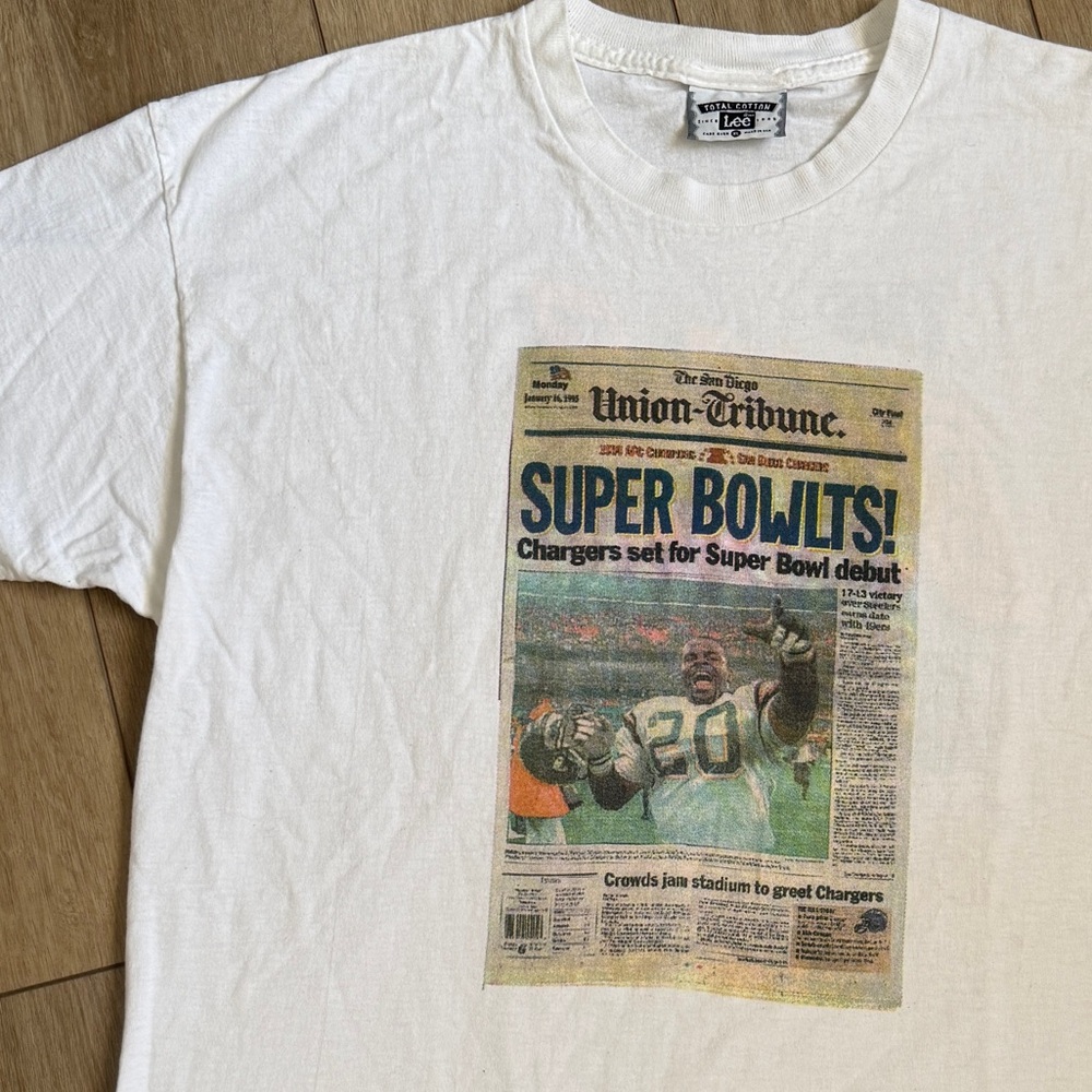 Vintage 90s 1995 NFL Chargers Super Bowl Tshirt Newspaper ‘The Bolt is back’